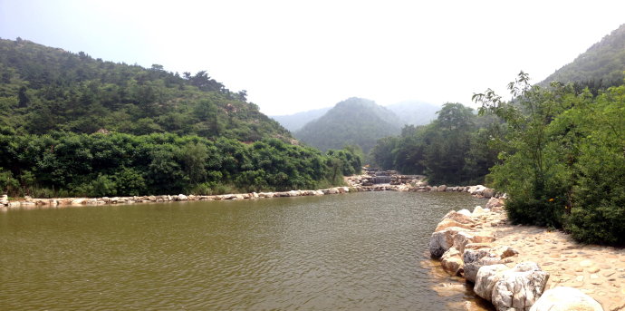 徒走在新发现的大连望山路上 徒走在新发现的大连望山路上
